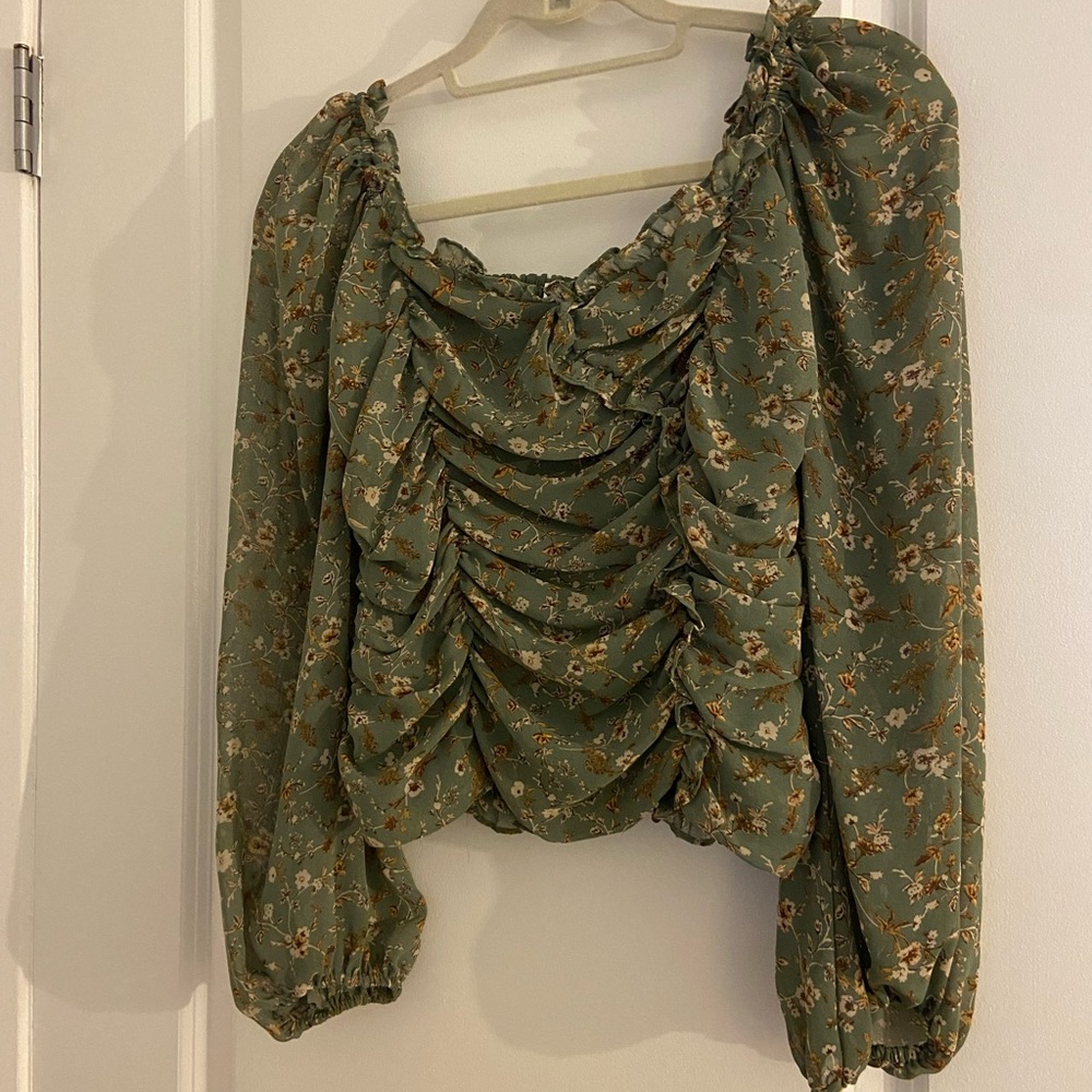 Green floral blouse. Size medium.